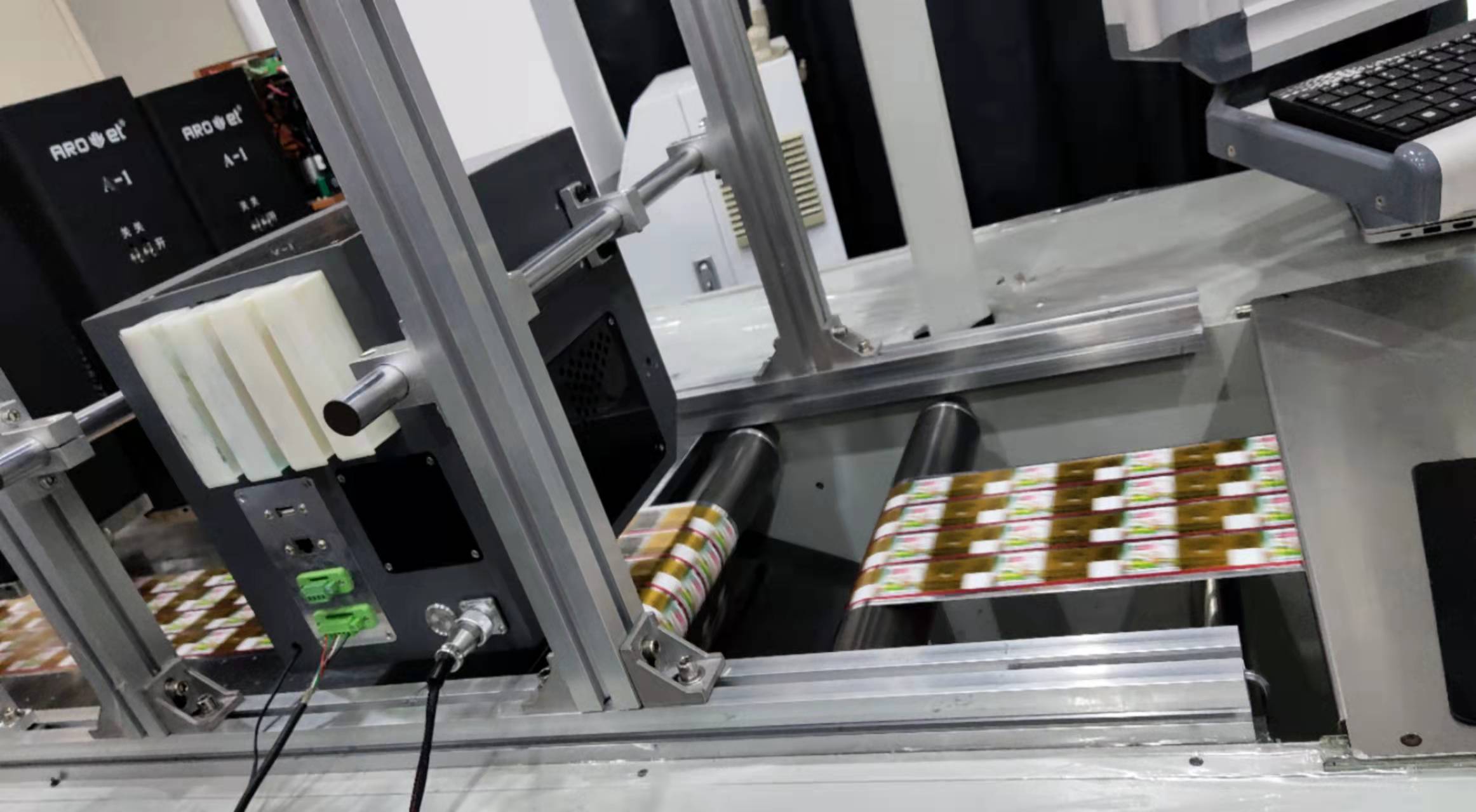 喷码知识：喷码机是干什么的？？