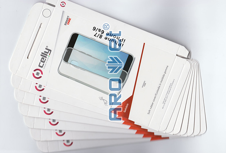 Z6人生就是博SP-9022喷码机在手机外包装盒上赋码